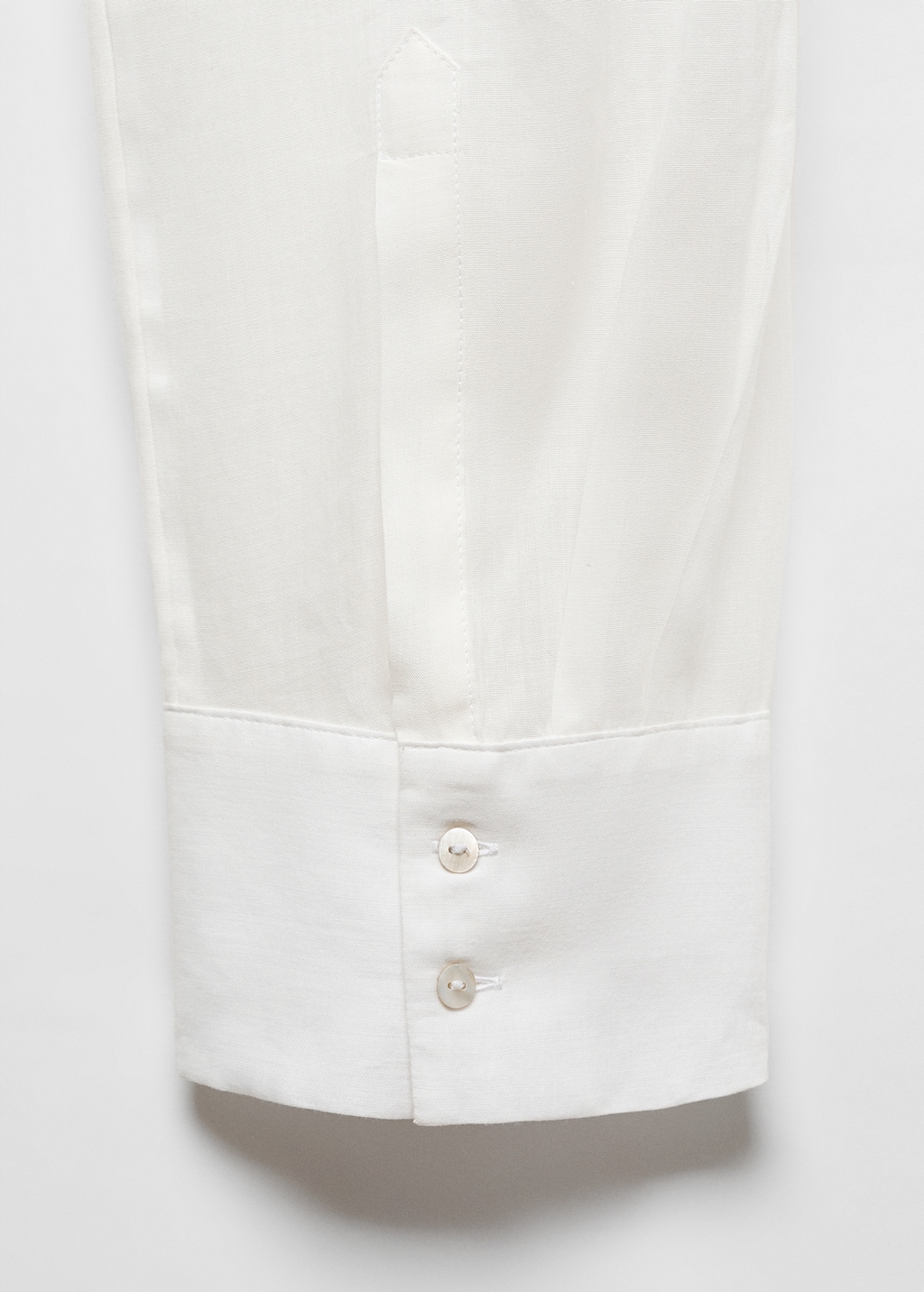 Ramie shirt with pockets - Details of the article 8