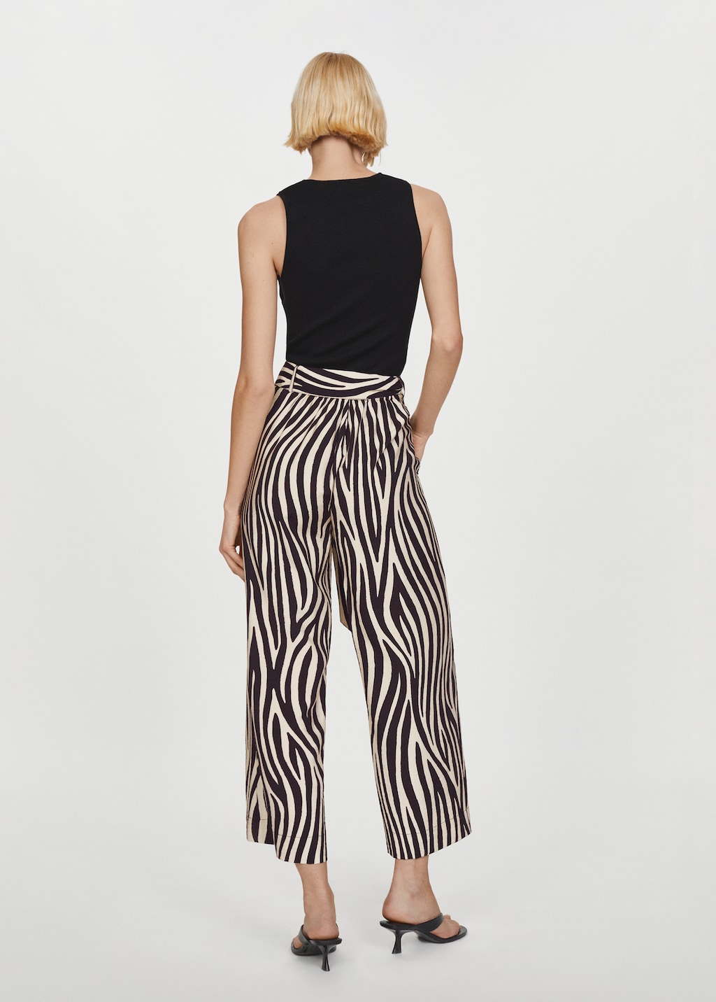 Printed trousers with bow - Reverse of the article