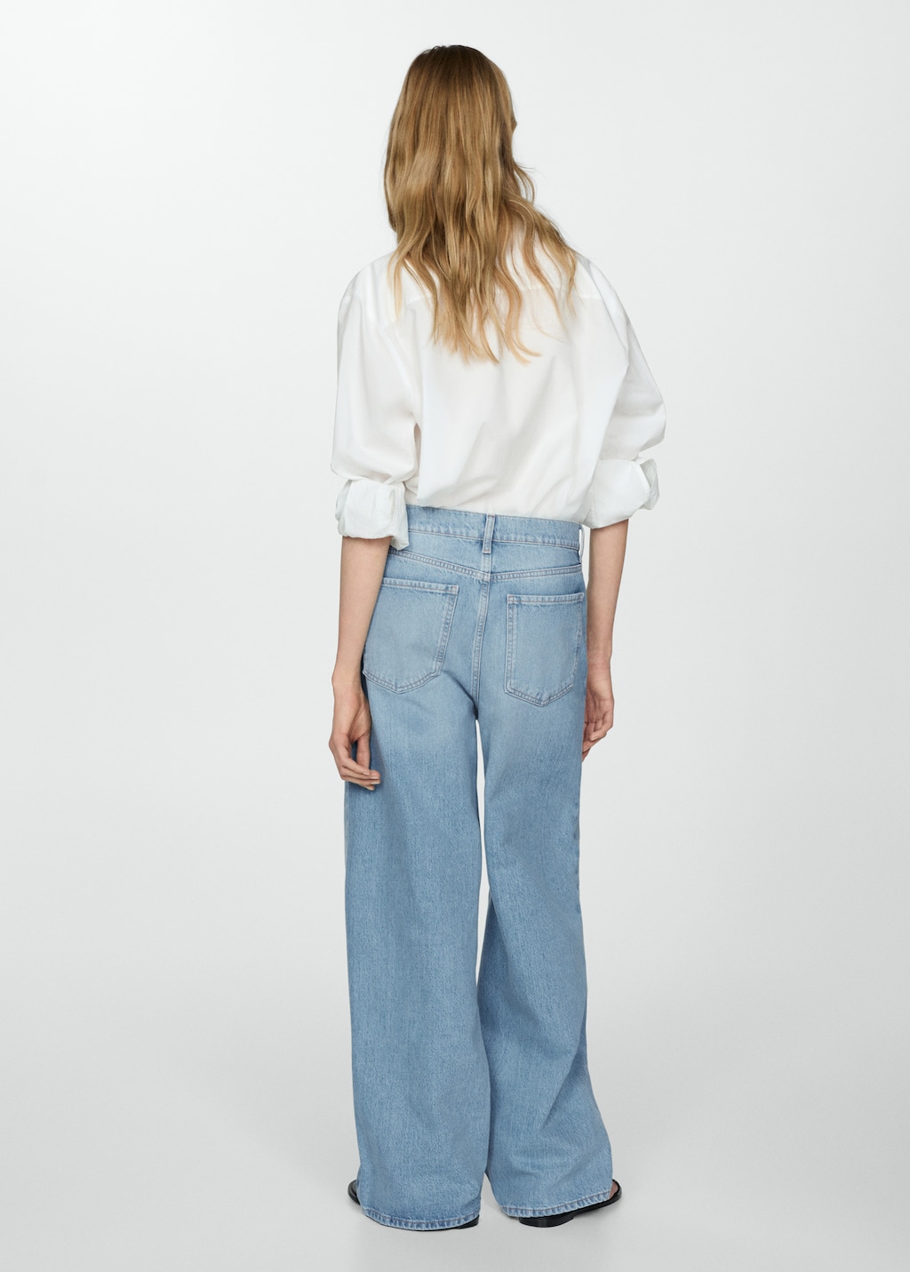 Low-rise loose-fit wideleg jeans - Reverse of the article