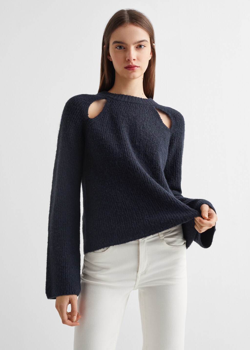 Neck cut-out sweater - Medium plane