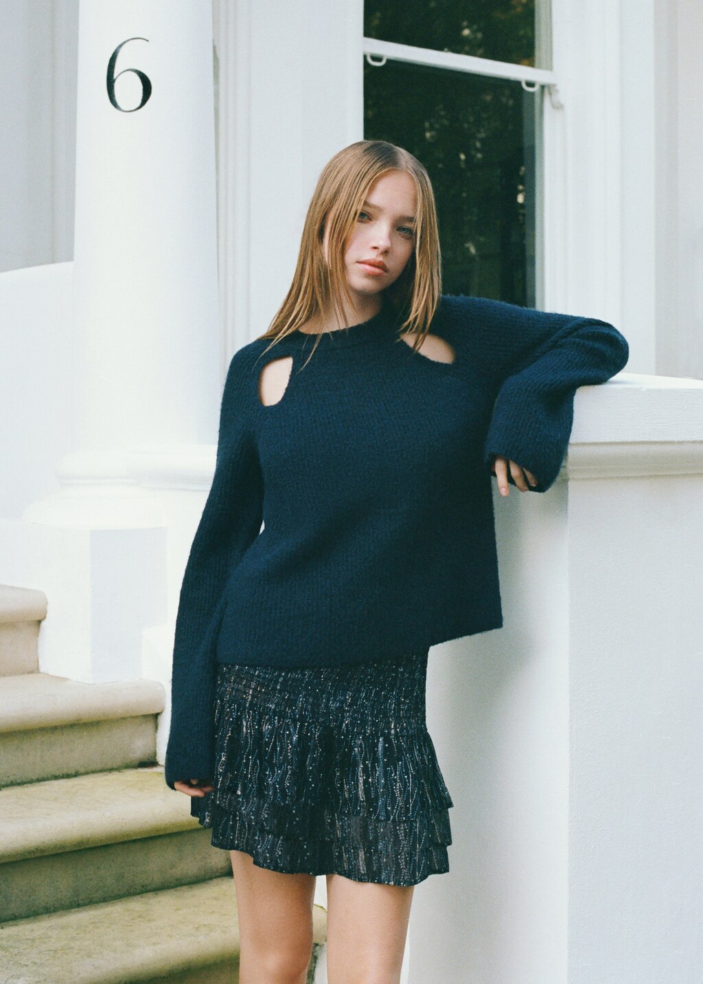 Neck cut-out sweater - Details of the article 5