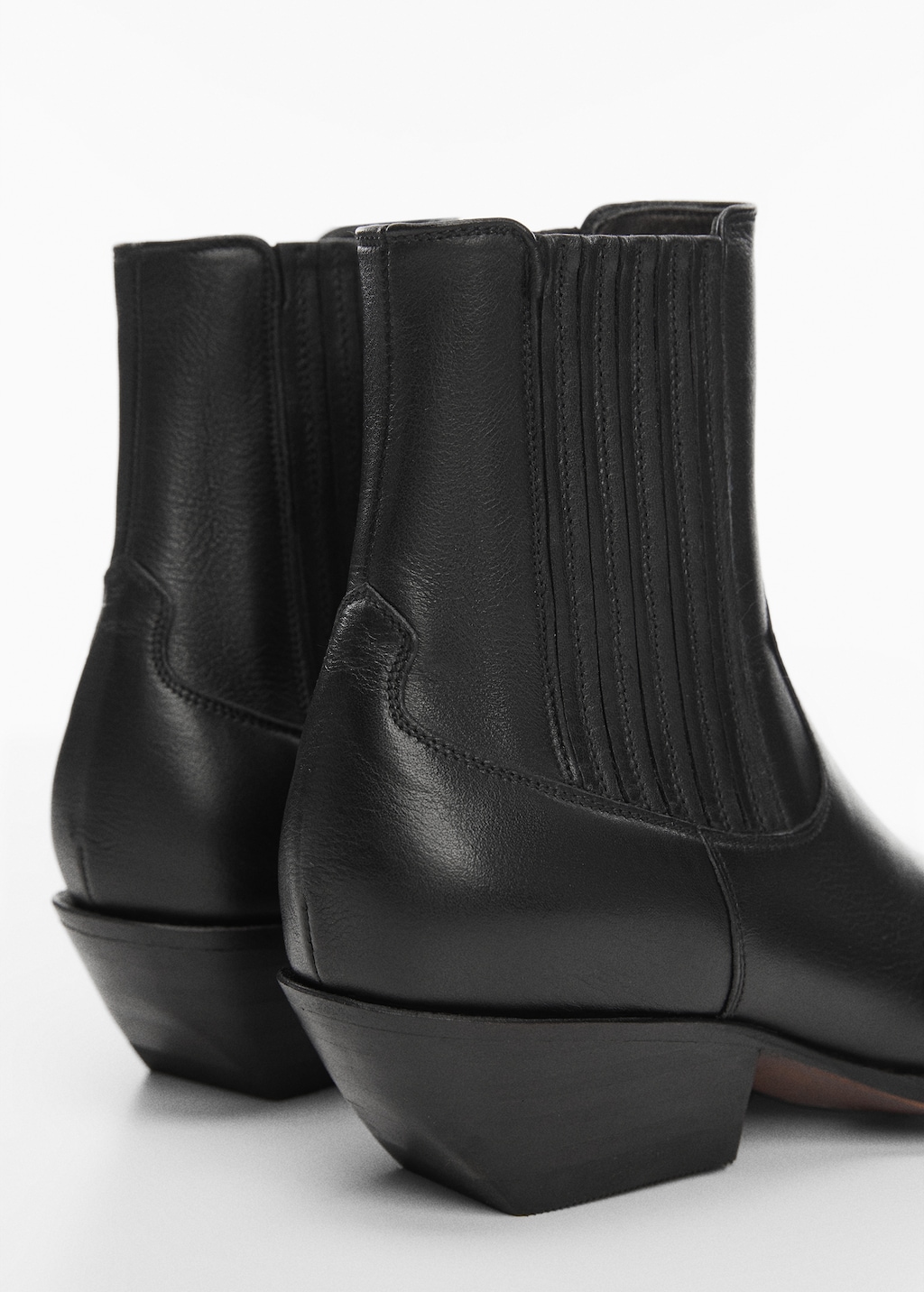 Metallic pointed toe leather ankle boots - Details of the article 1