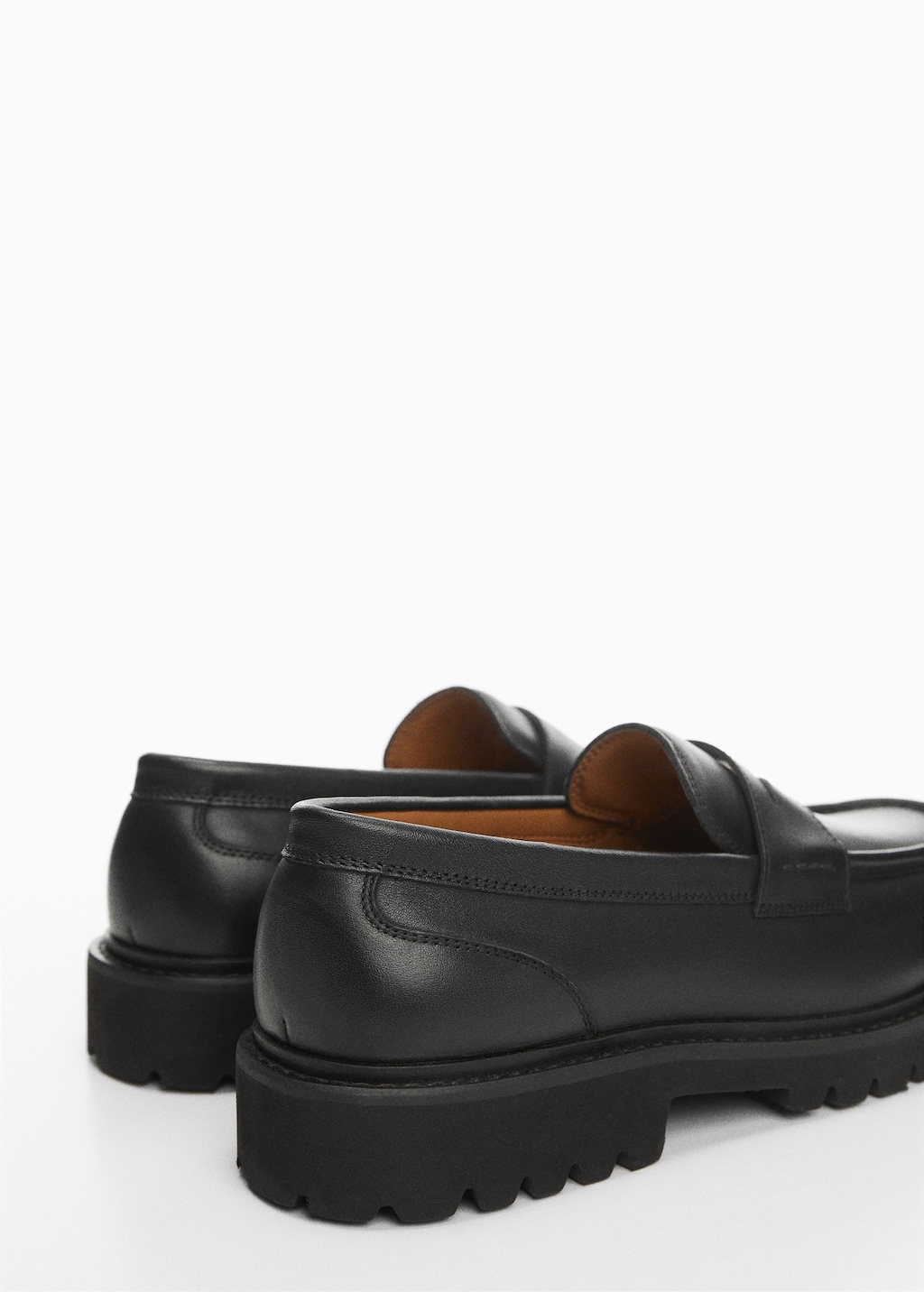 Leather moccasin with track sole - Details of the article 1