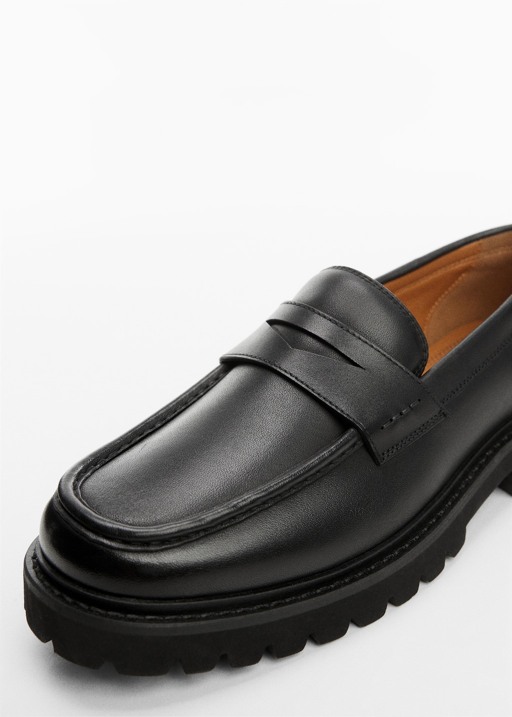 Leather moccasin with track sole - Details of the article 2