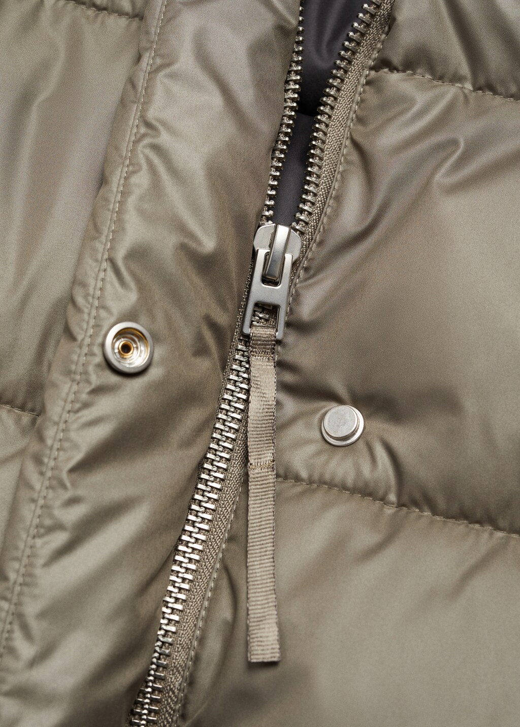 Detachable hood quilted coat - Details of the article 0