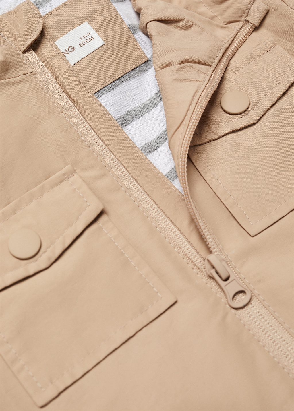 Hooded parka with pocket - Details of the article 8