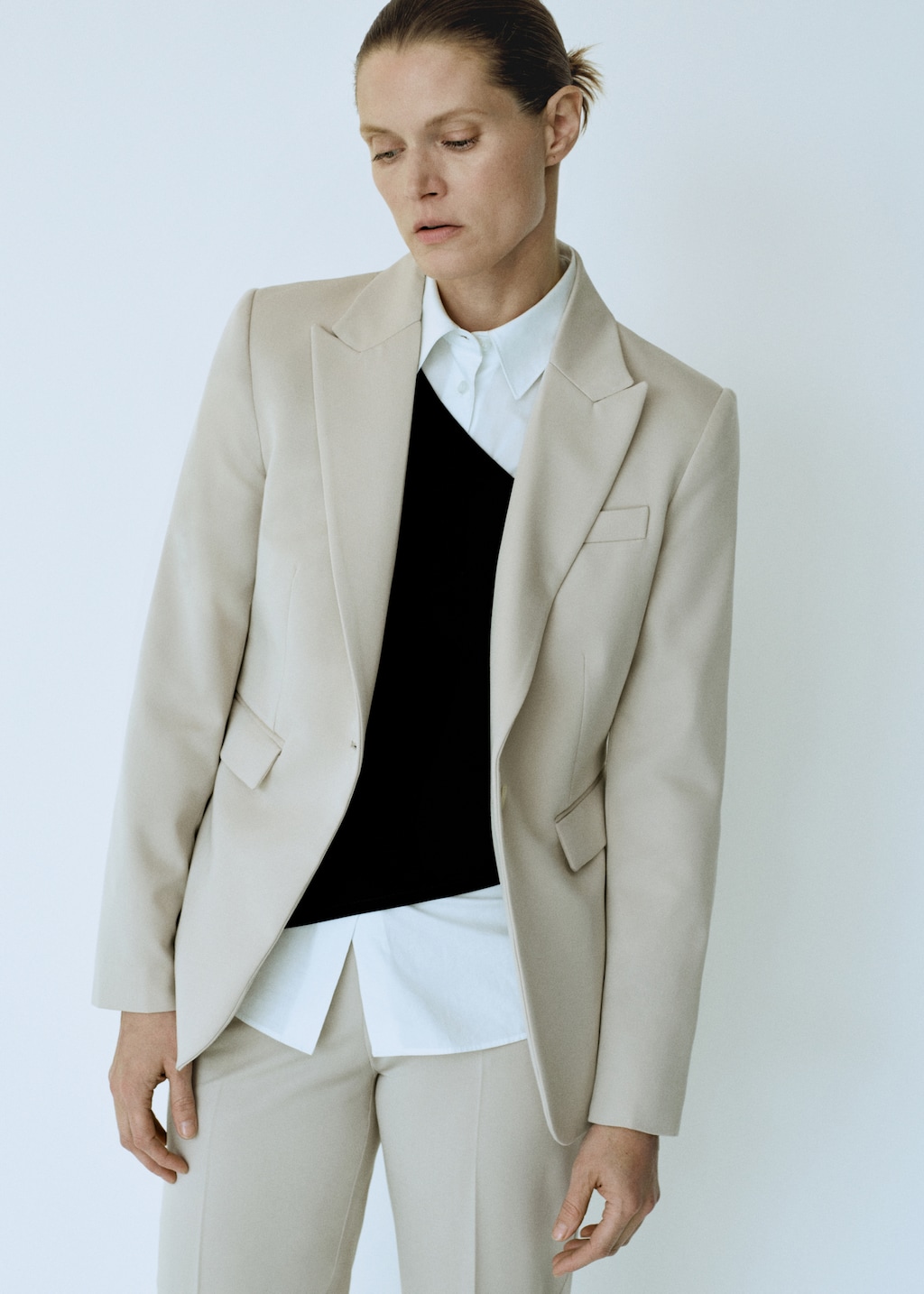 Fitted suit jacket - Details of the article 7