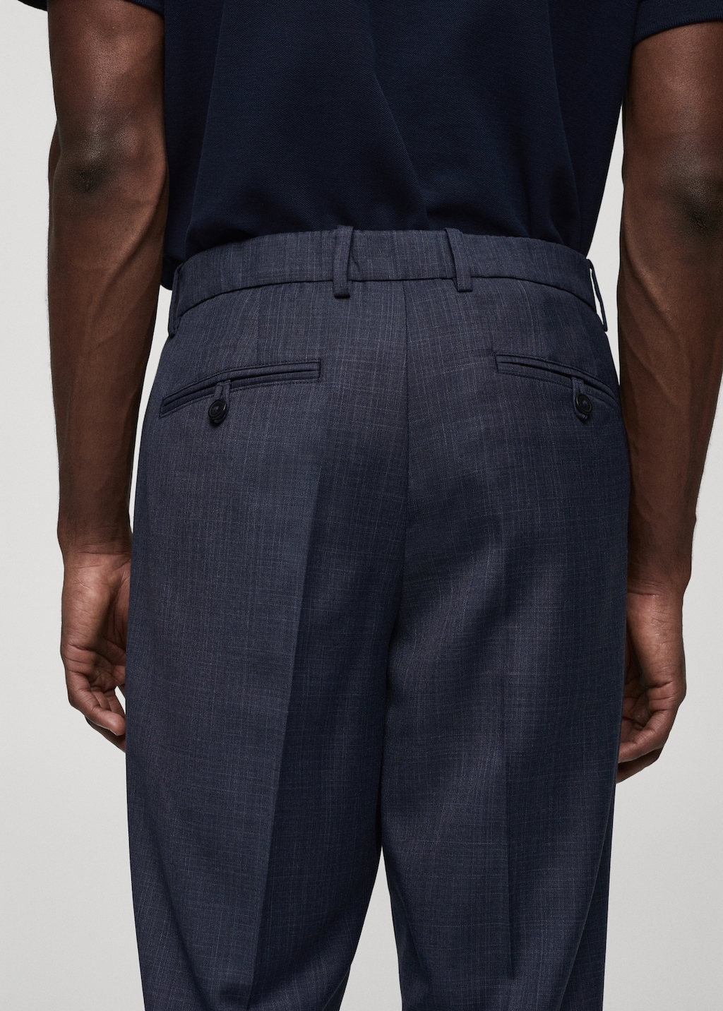 Cold wool trousers with pleat detail - Details of the article 6