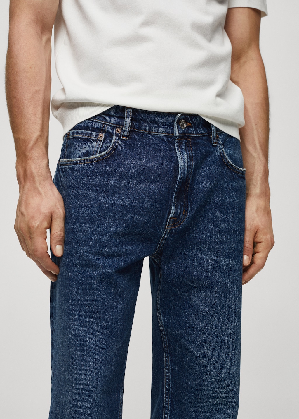 Regular-fit dark-wash jeans - Details of the article 1