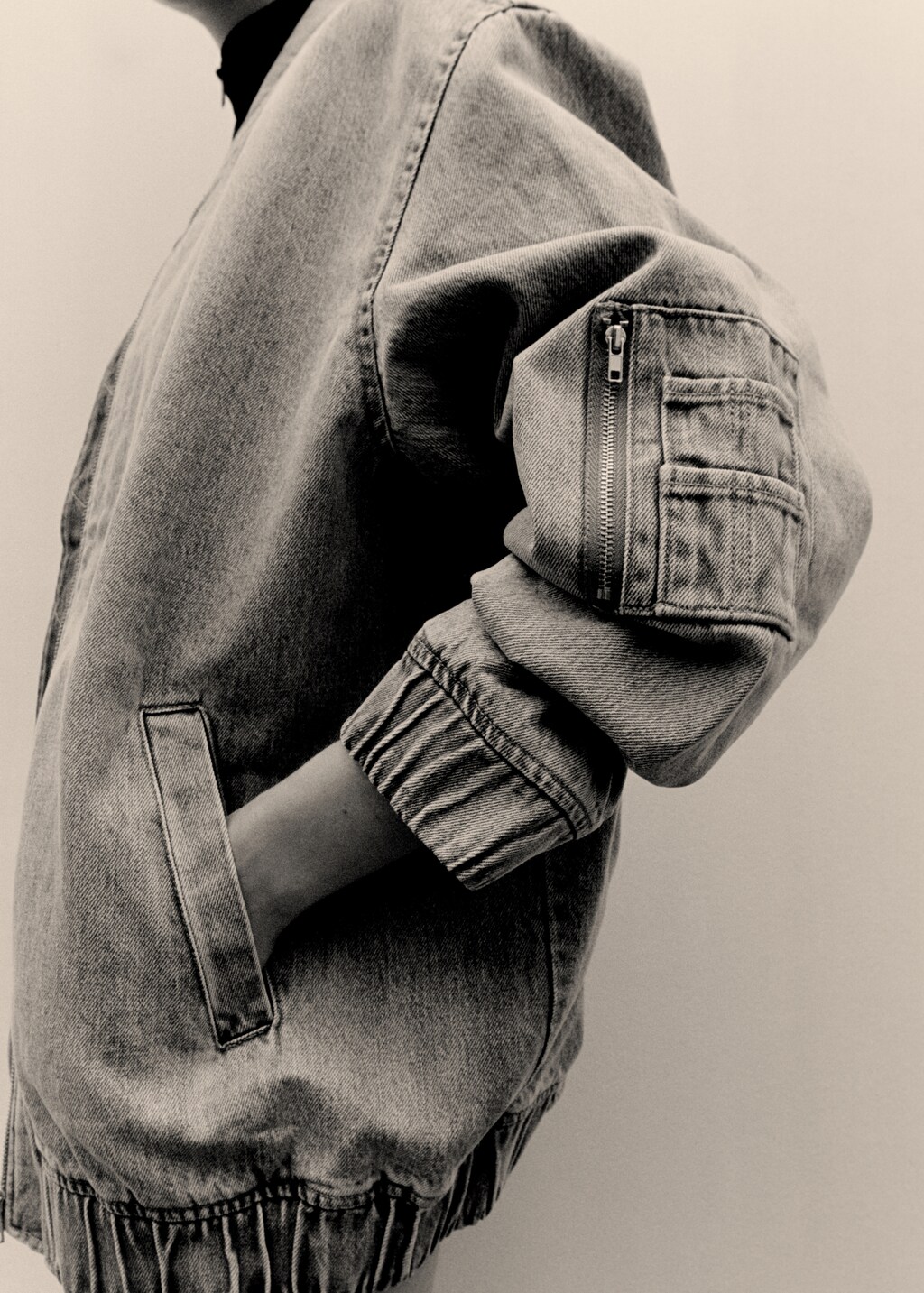 Denim bomber jacket - Details of the article 9