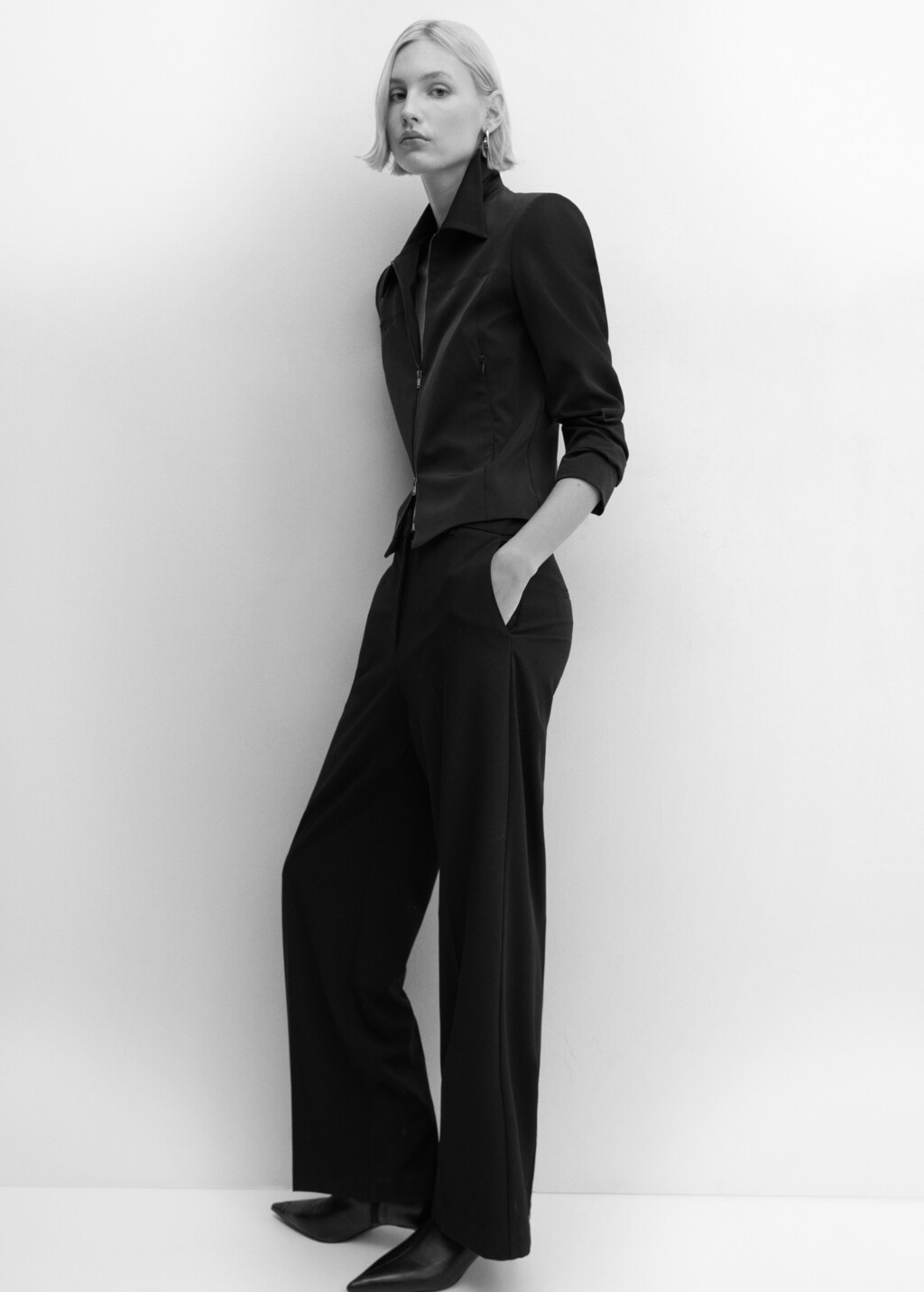 Low-waist wideleg trousers - Details of the article 2