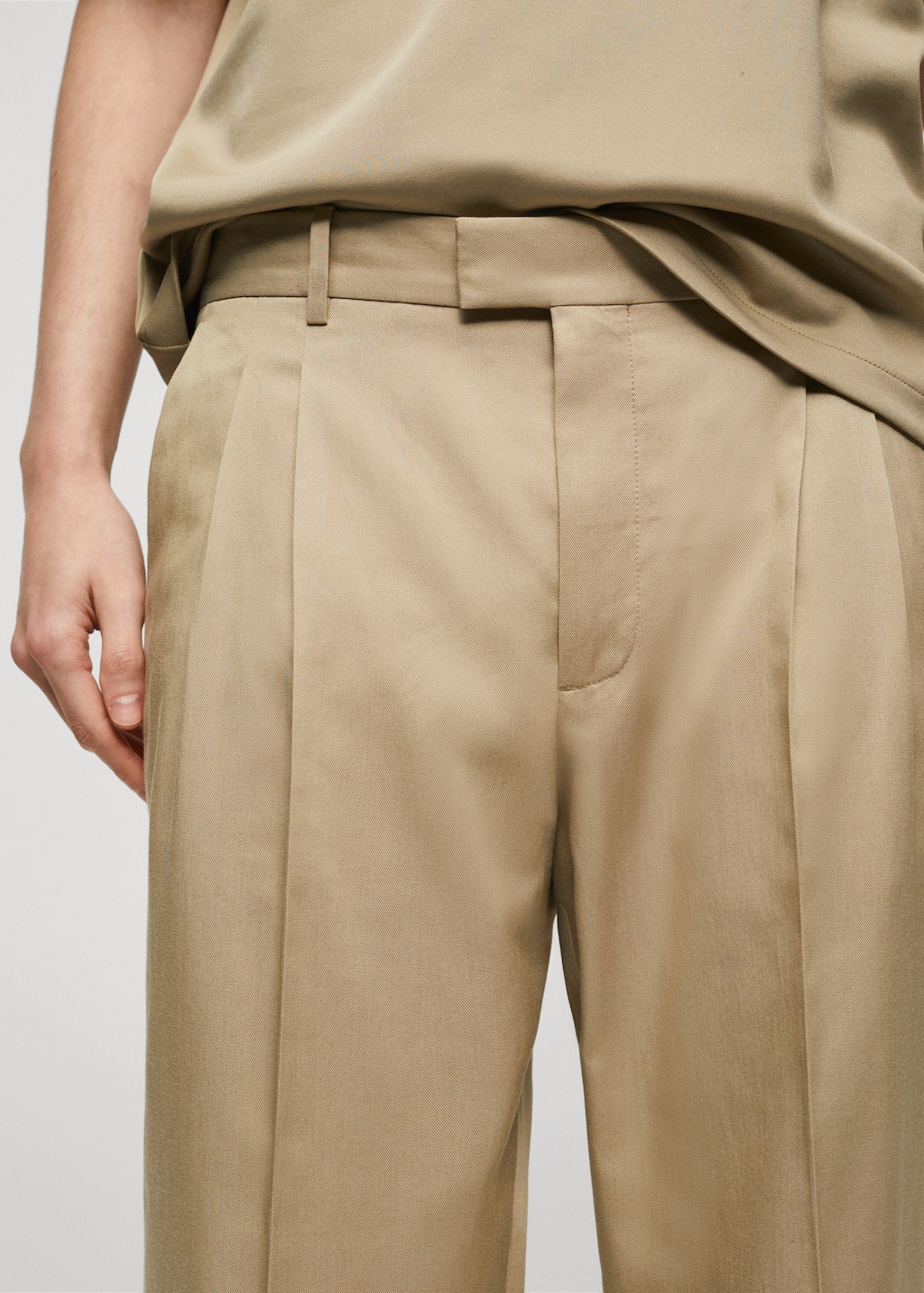 Relaxed-fit suit trousers with pleats - Details of the article 1