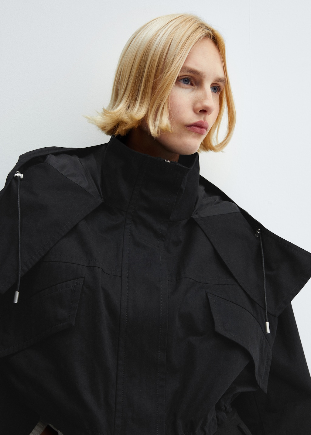 Cropped hooded parka - Details of the article 2