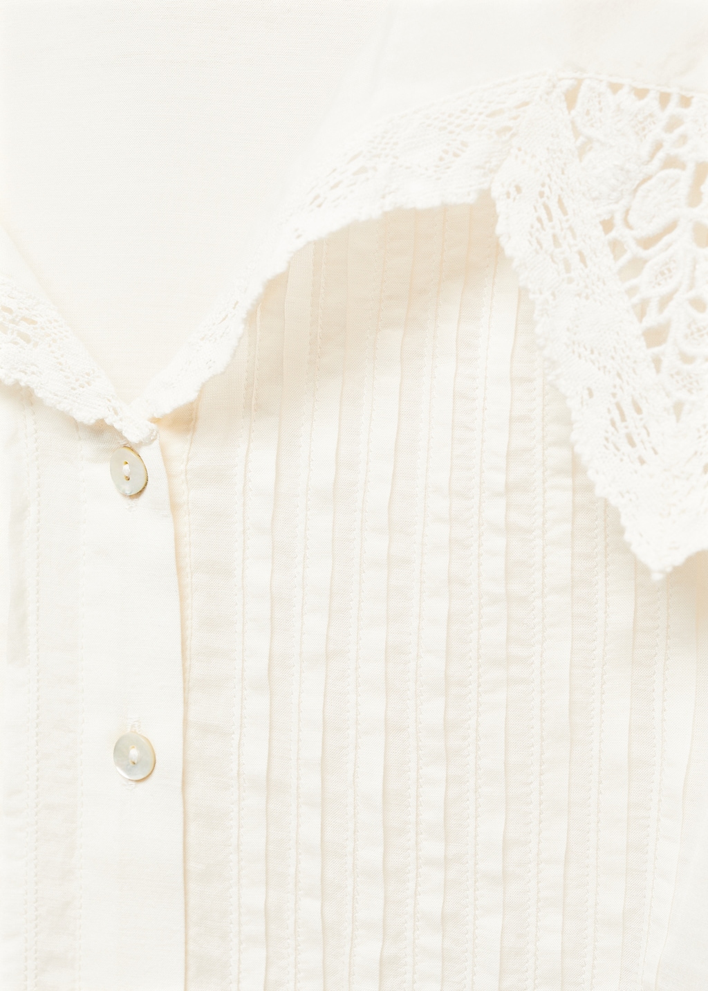 Openwork shirt with collar - Details of the article 8