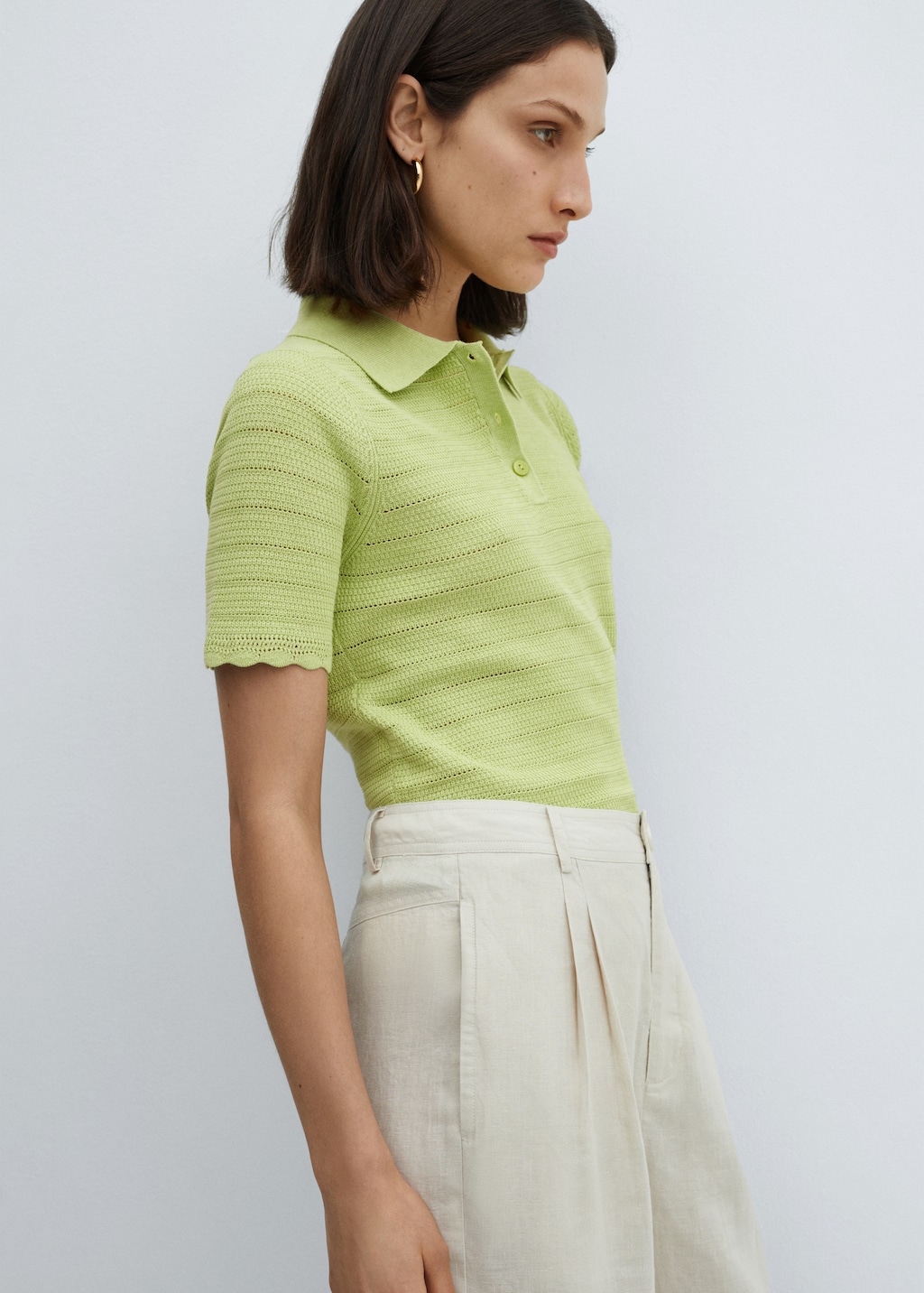 Short-sleeved polo-neck sweater - Medium plane