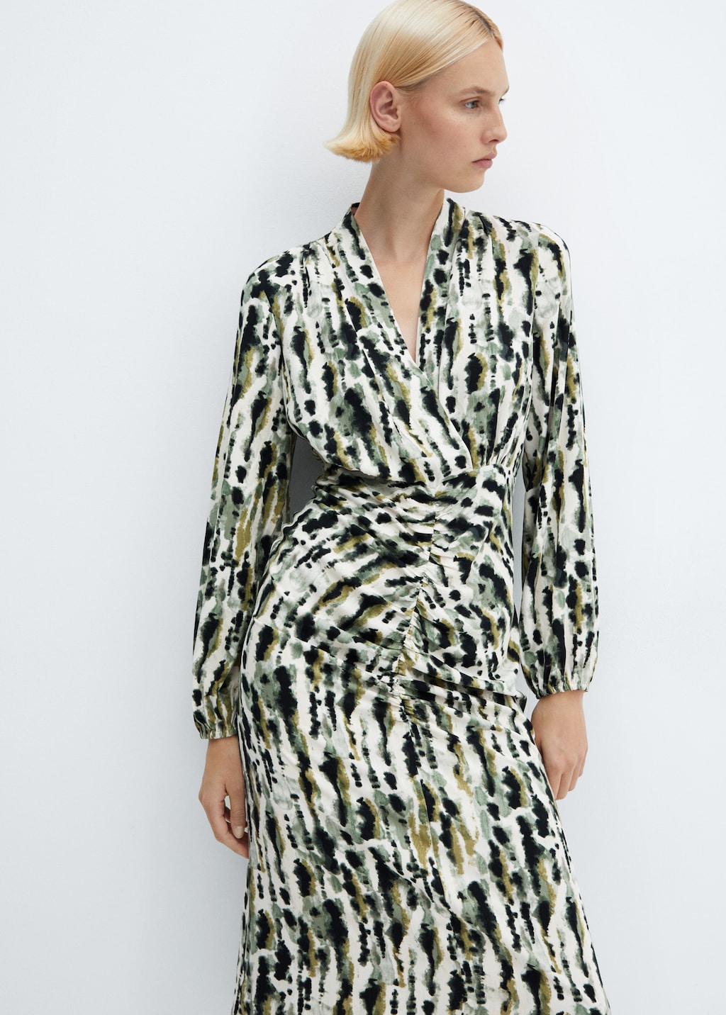 Printed dress with ruffled detail - Medium plane