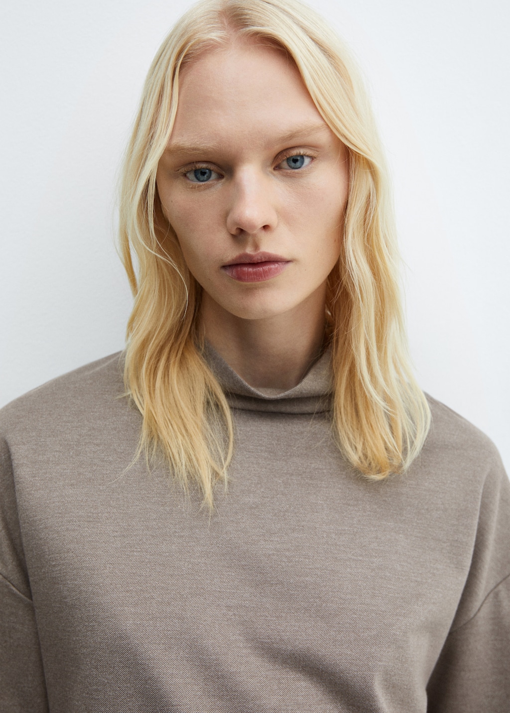 Cowl turtle neck sweatshirt - Details of the article 1