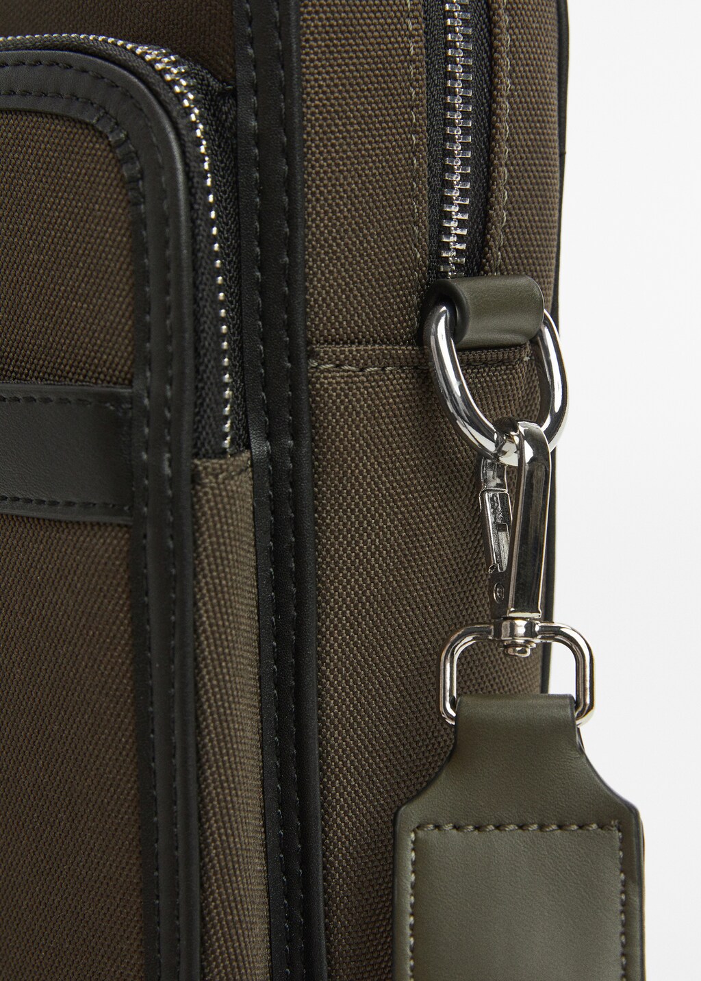 Shoulder bag with leather-effect details - Details of the article 3