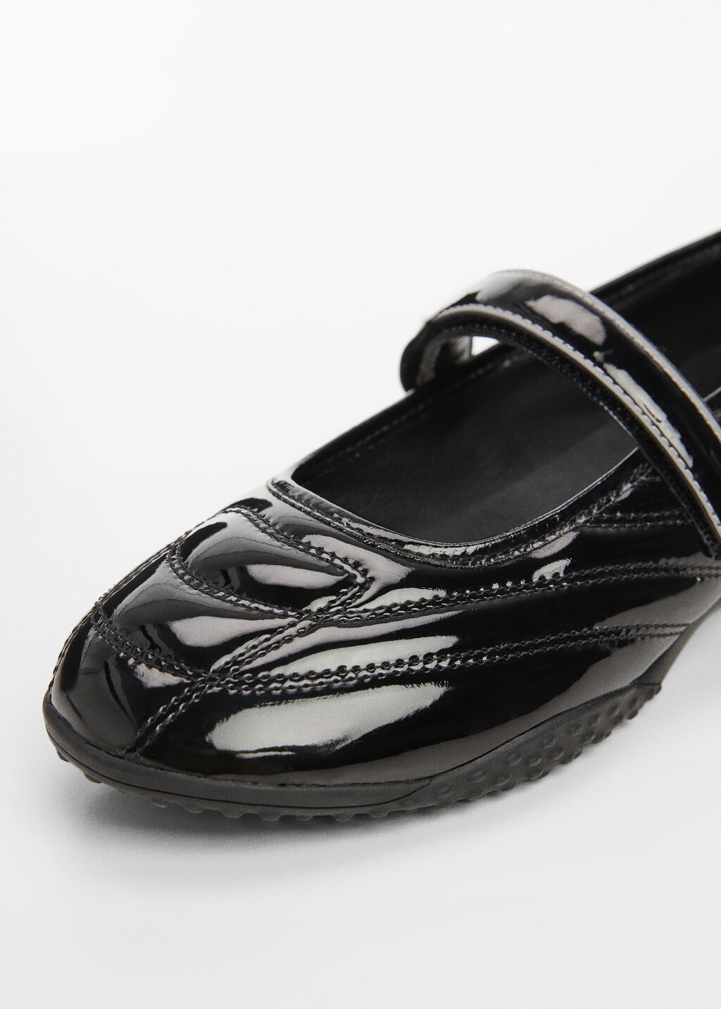 Patent leather-effect sports ballet flats - Details of the article 2