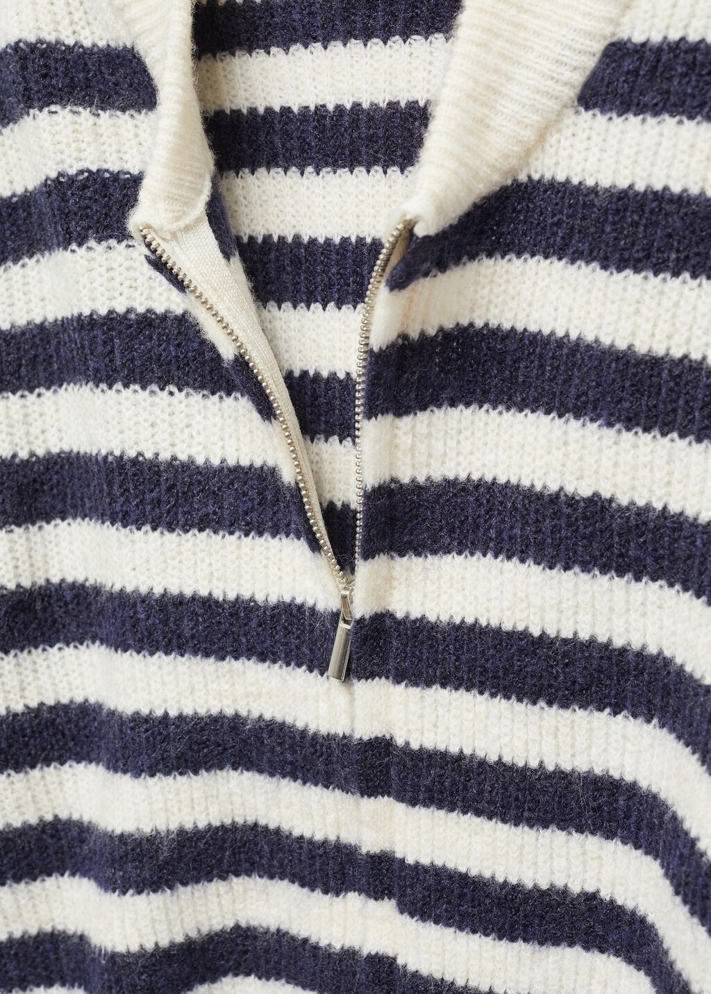 Strickjacke mit Reißverschluss - Detail des Artikels 8