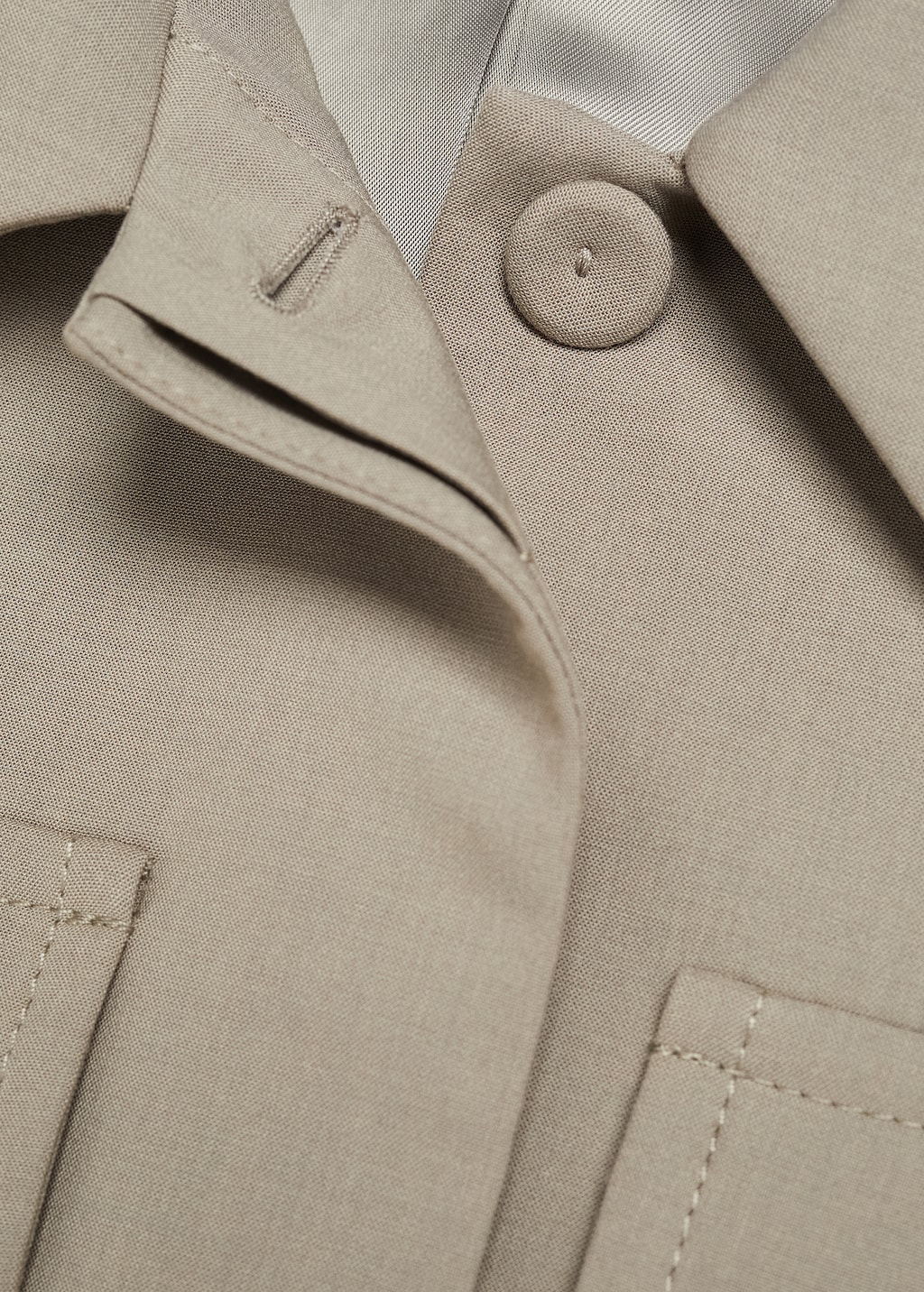 Cropped jacket with pockets - Details of the article 8