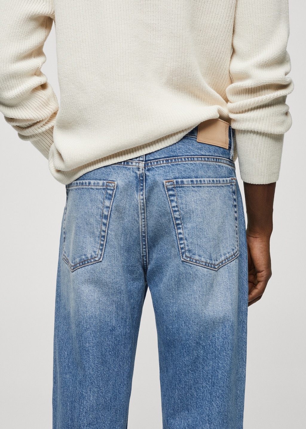 Regular-fit medium-wash jeans - Details of the article 4