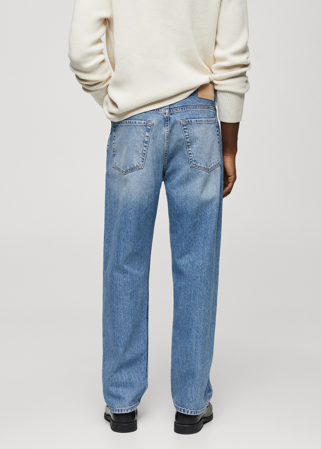 Regular-fit medium-wash jeans - Reverse of the article