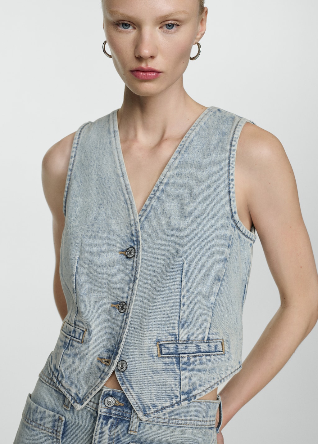 Denim gilet with seams - Medium plane