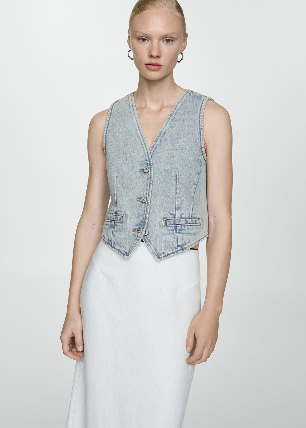 Denim gilet with seams - Details of the article 2