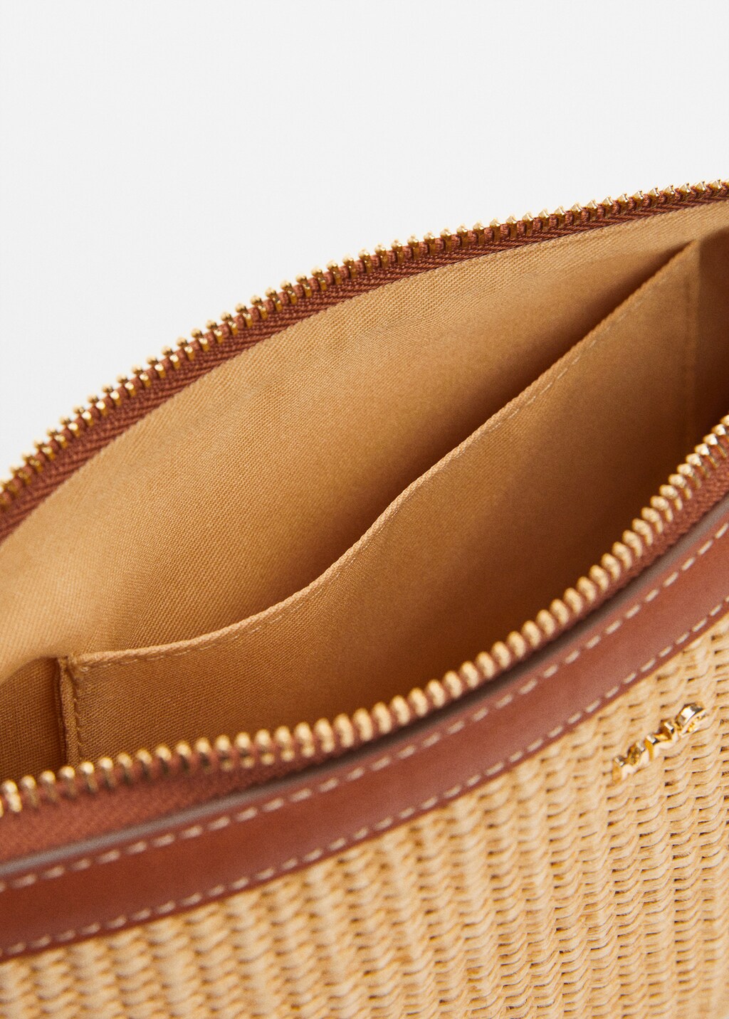 Raffia effect toiletry bag - Details of the article 1