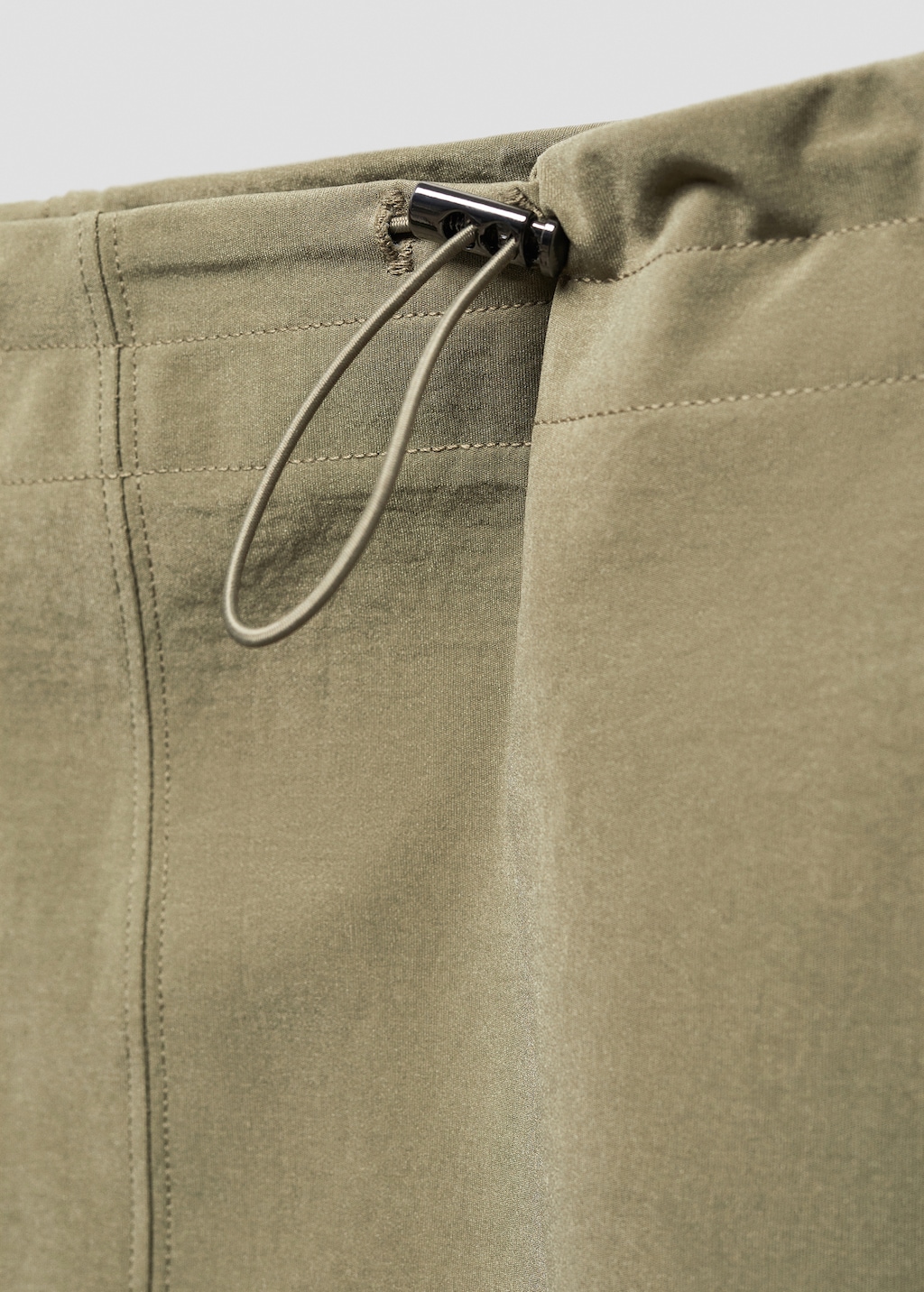 Midi-skirt with cargo pockets - Details of the article 8