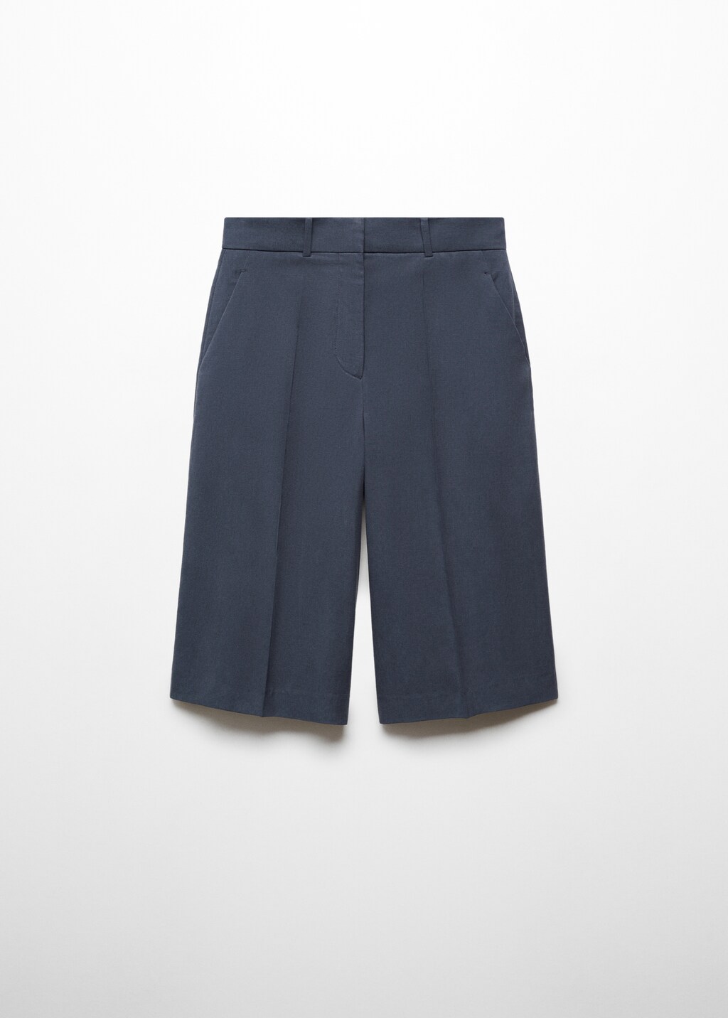 Lyocell pleated bermuda shorts - Article without model