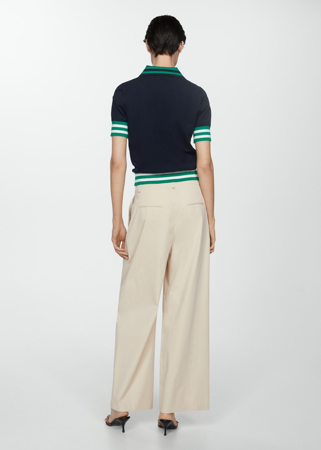 Wideleg pleated trousers - Reverse of the article