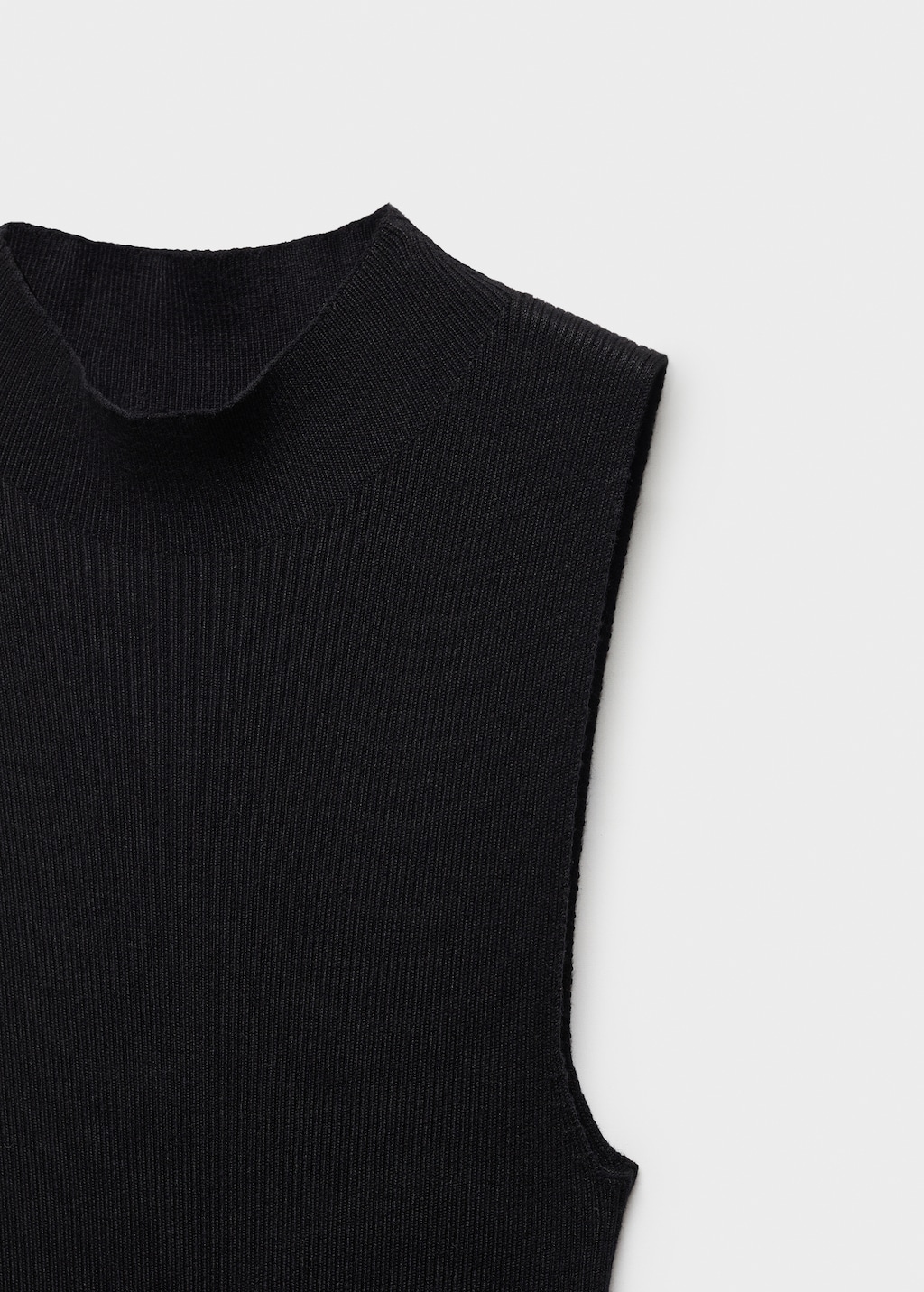 Ribbed knit dress with opening - Details of the article 8