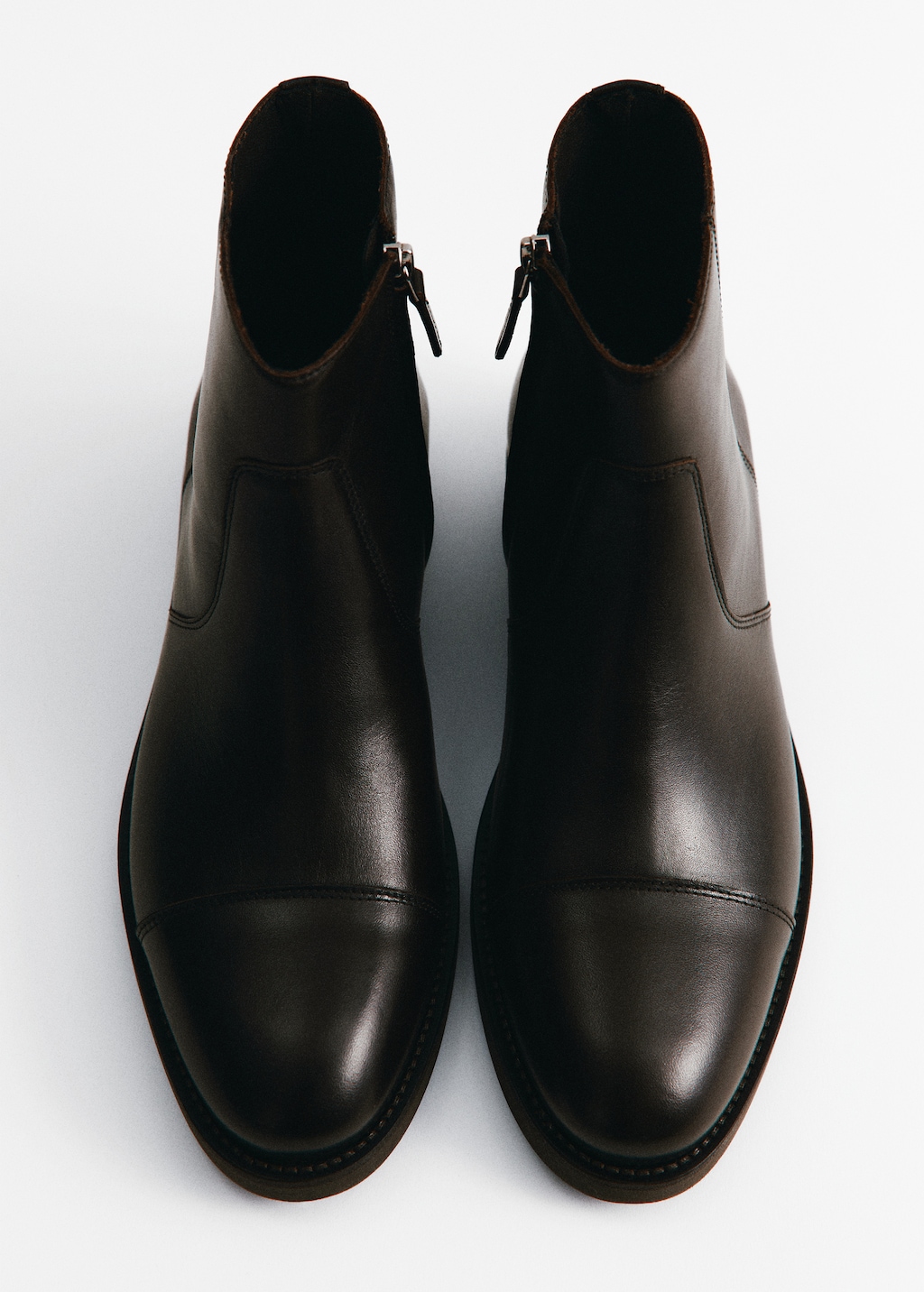 Leather Chelsea ankle boots - Details of the article 9