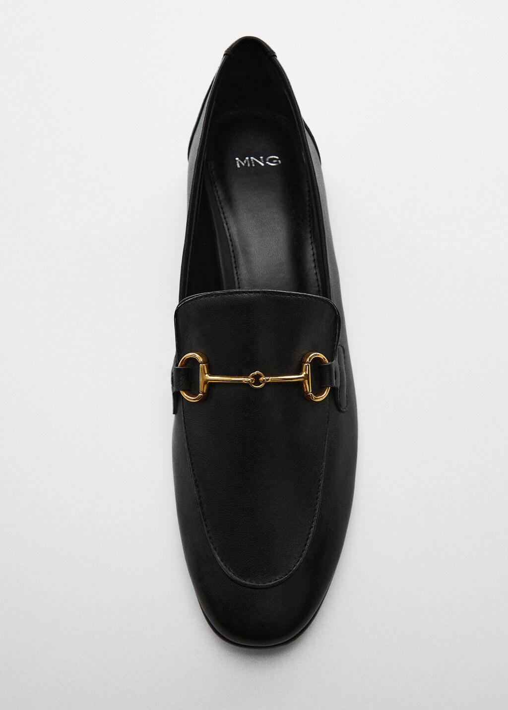 Leather loafers with metallic detail - Details of the article 5