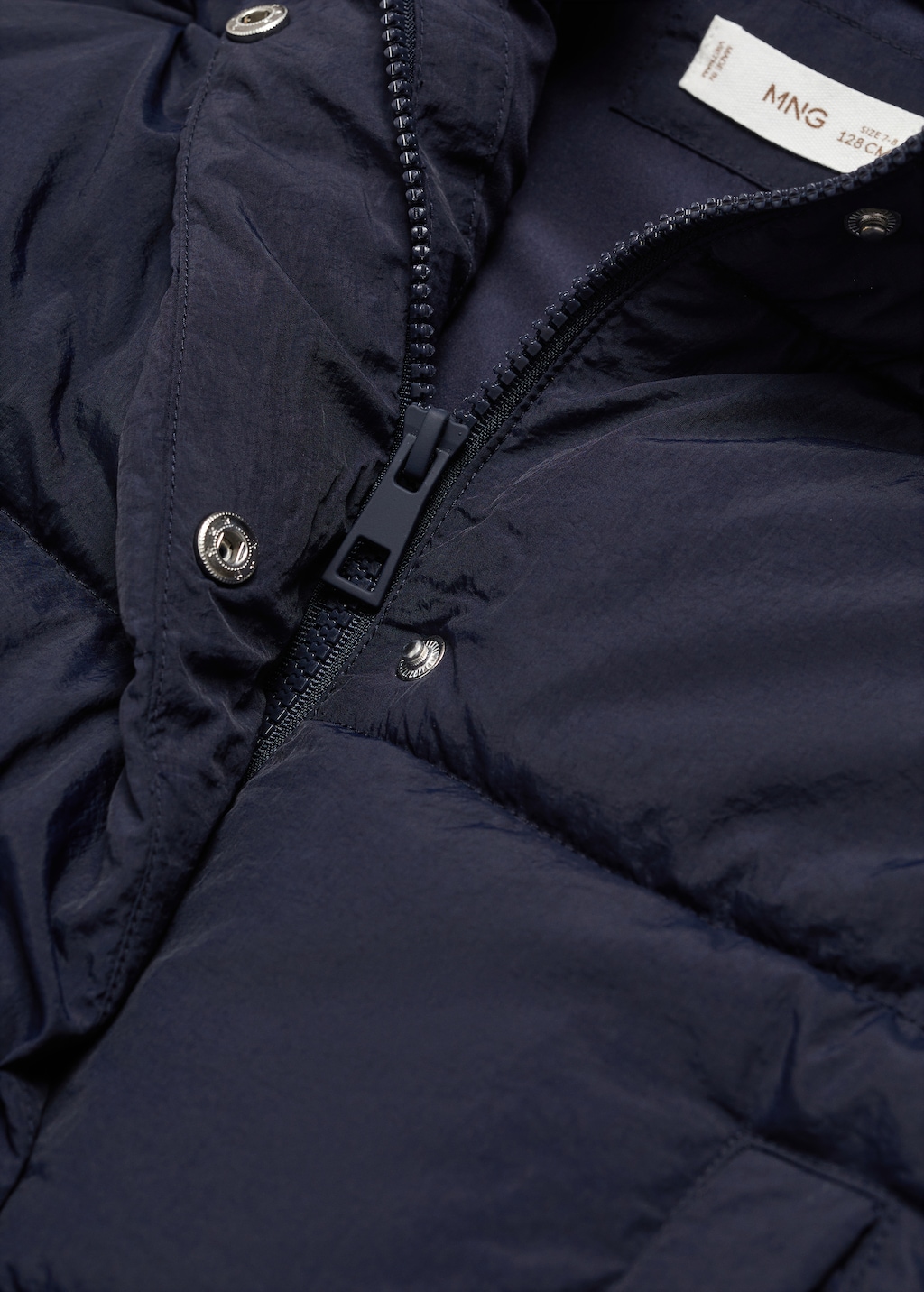 Quilted gilet with hood - Details of the article 8