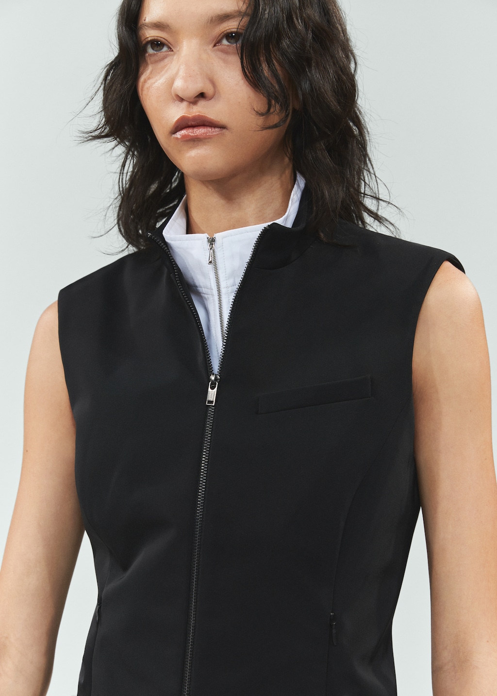 Zipper fitted vest - Details of the article 1