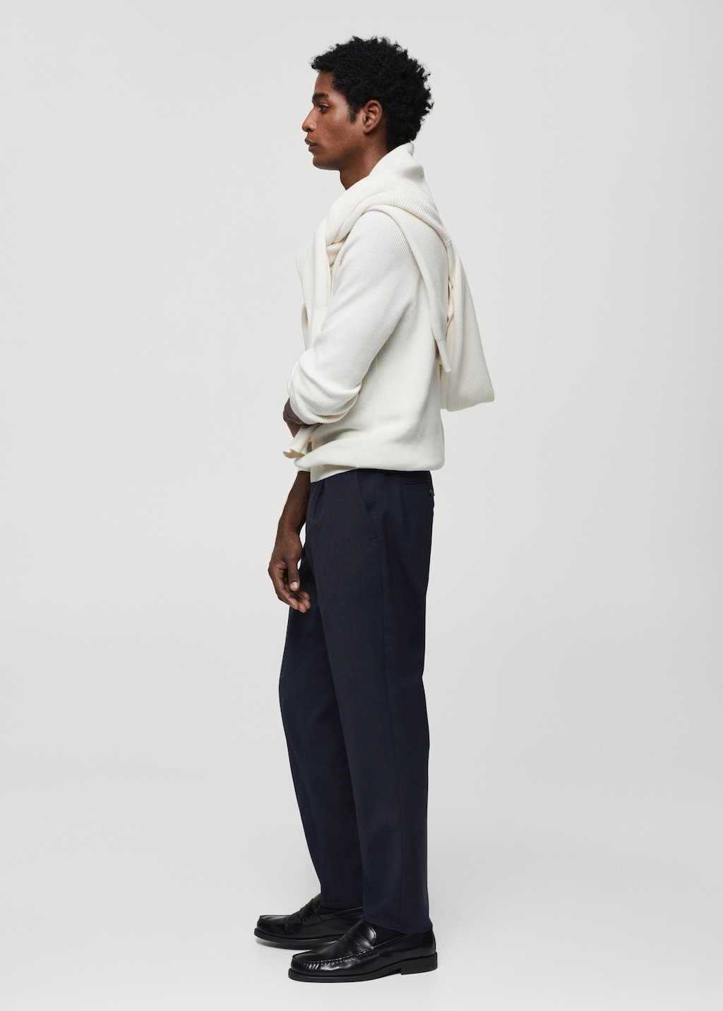 Cold wool trousers with pleat detail - Details of the article 2