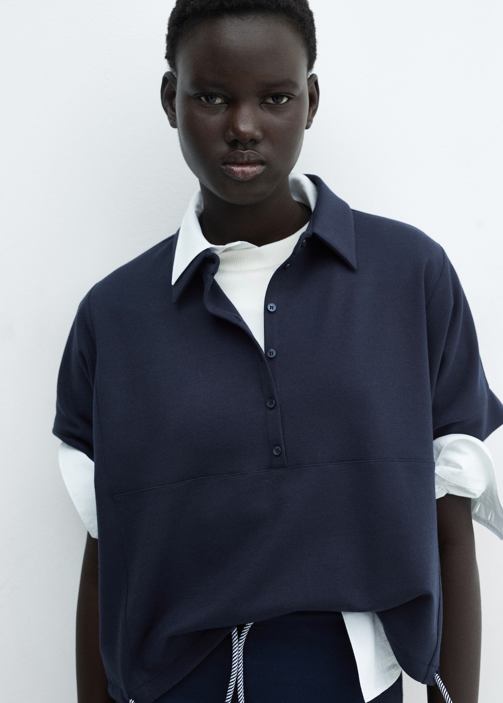 Polo sweatshirt with adjustable drawstring - Details of the article 1