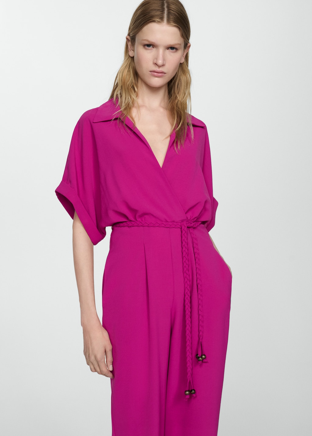 Langer Jumpsuit mit Schleife - Mittlere Ansicht