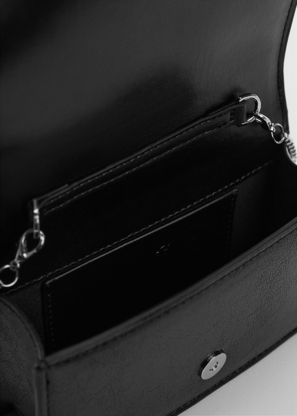 Umschlagtasche mit Kette - Detail des Artikels 2