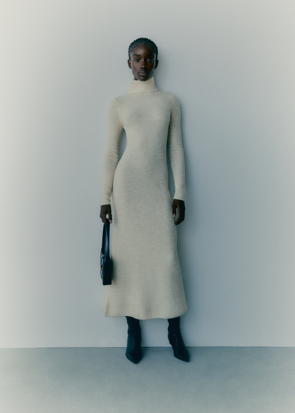 Knitted turtleneck dress - Details of the article 6