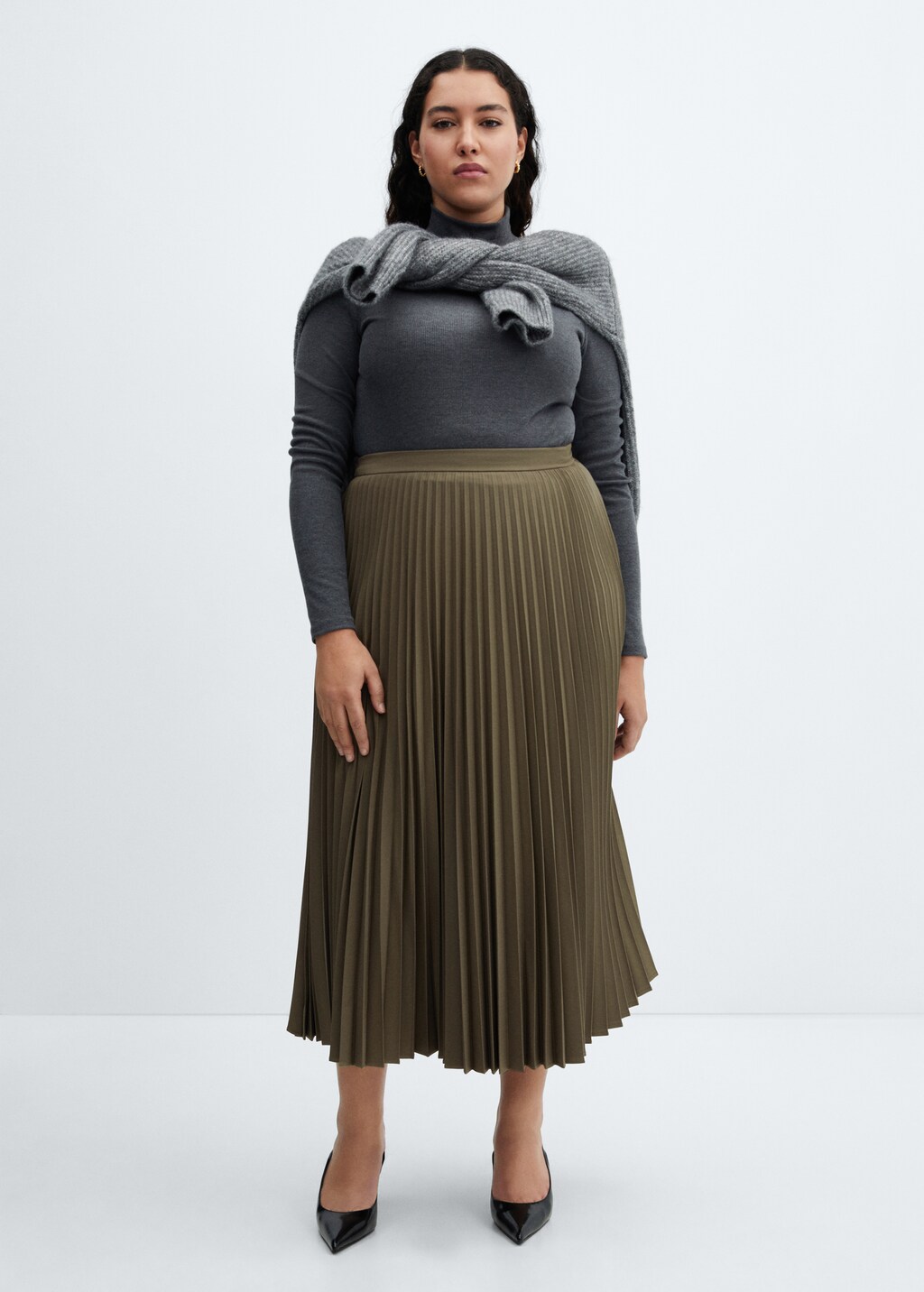 Pleated long skirt - Details of the article 3