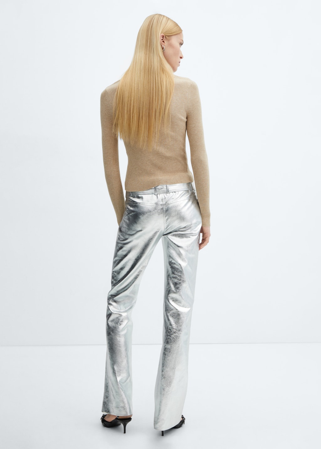 Metallic trousers with belt - Reverse of the article