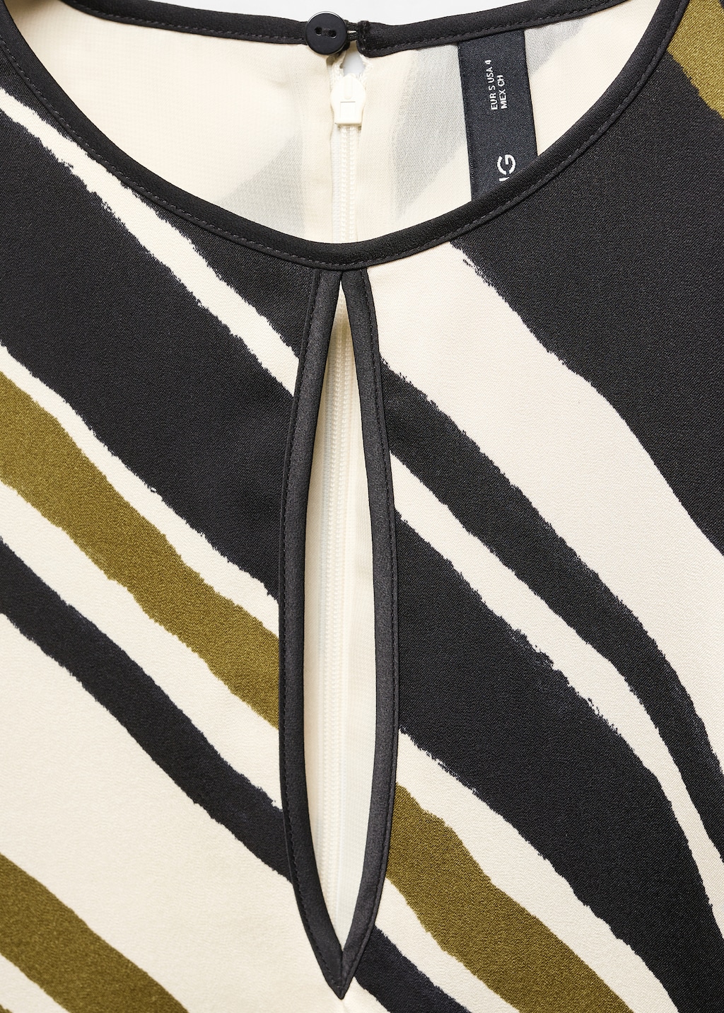 Belt striped dress - Details of the article 8