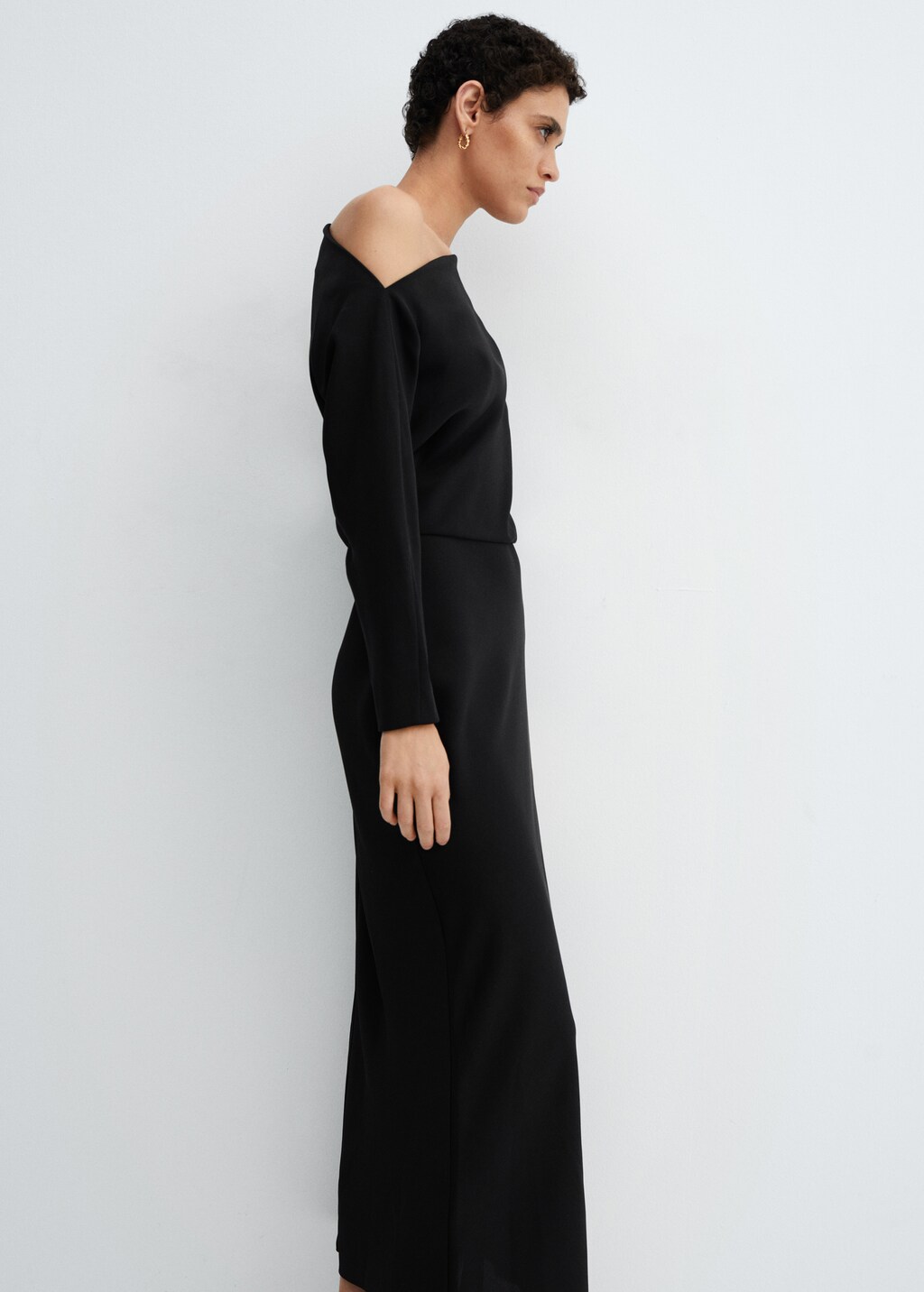 Asymmetrical dress with slit - Details of the article 1