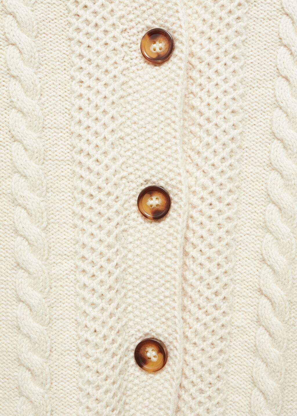 Strickjacke mit Zopfmuster und Knöpfen - Detail des Artikels 8