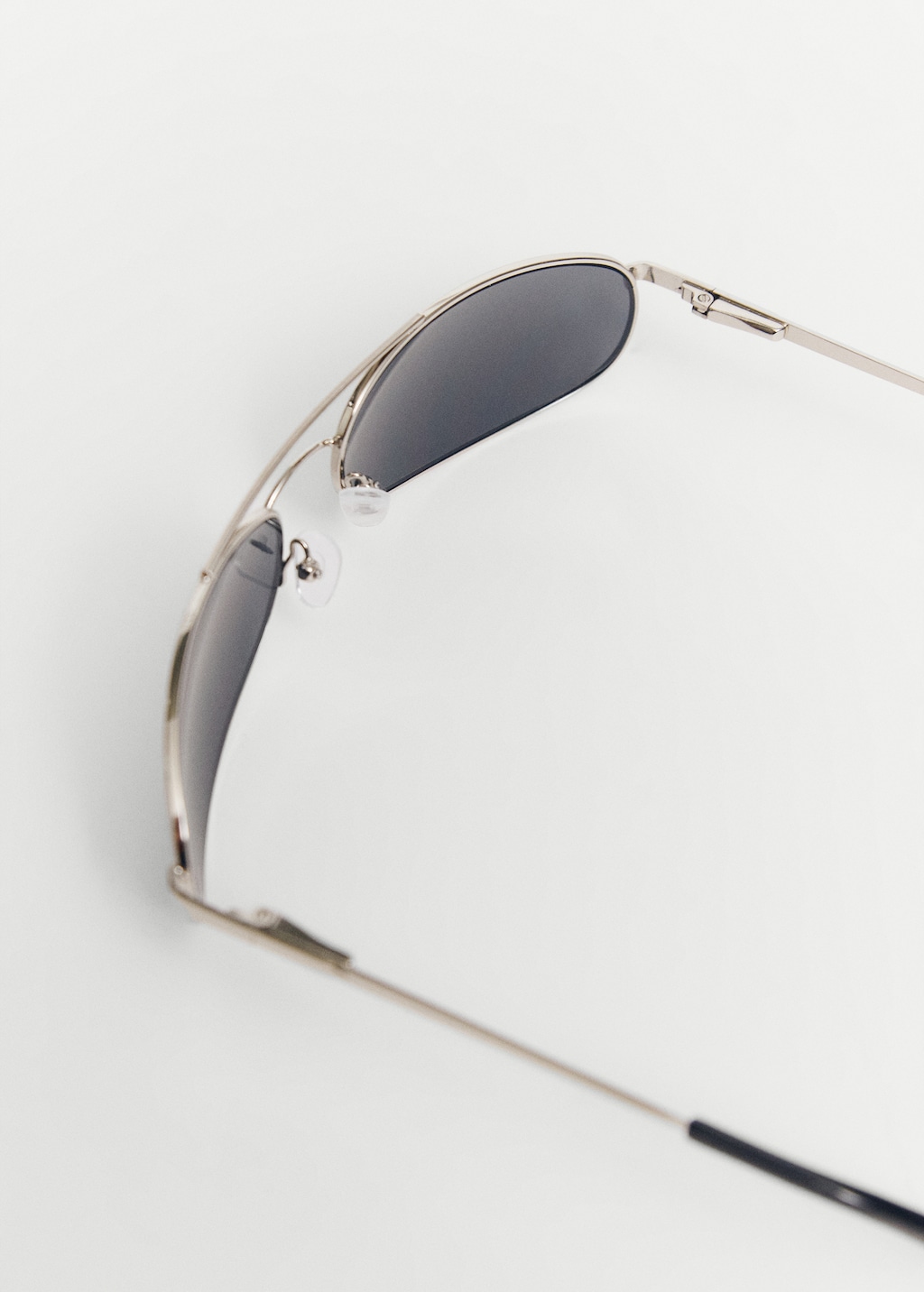 Sonnenbrille mit Metallfassung - Detail des Artikels 2