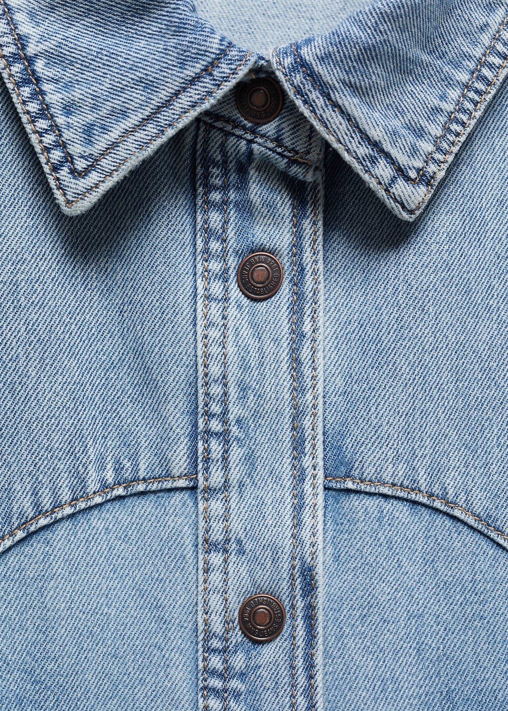 Chest-pocket denim shirt - Details of the article 8